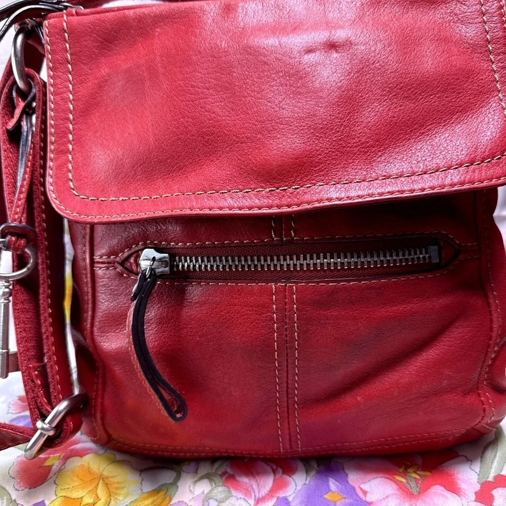 Vintage 90s Fossil Red Genuine Leather Crossbody Organizer Bag 11x11‎